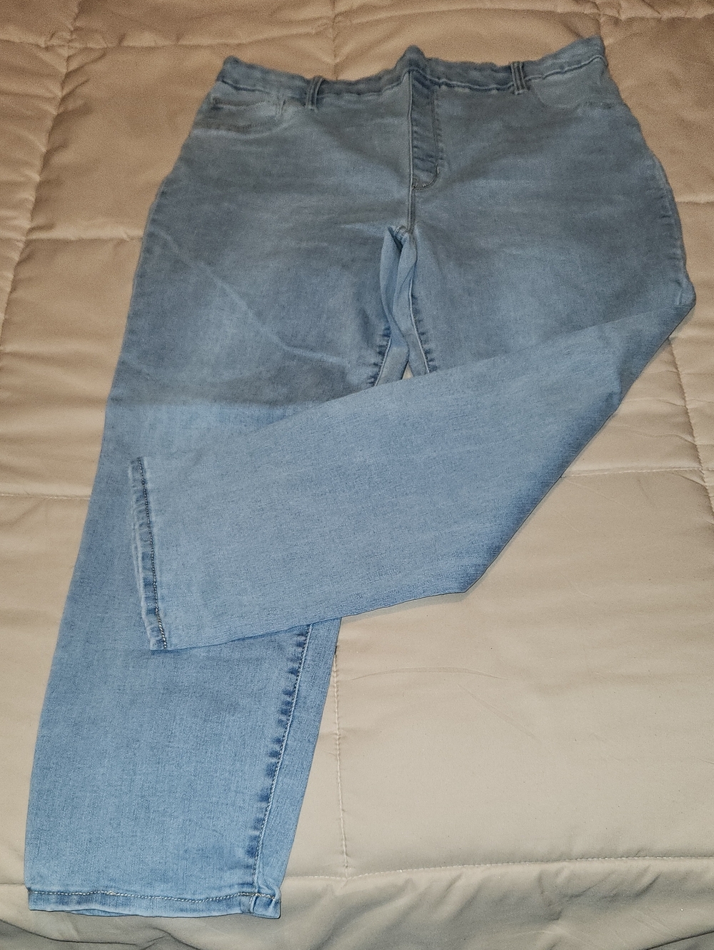 Light Wash Pull On Jeans